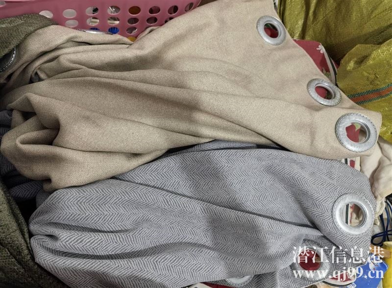 落地窗簾遮光隔音。